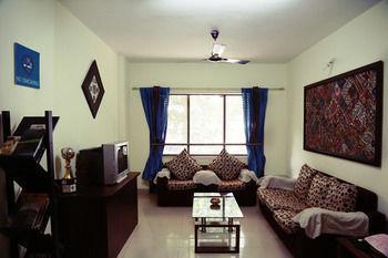 Oyo Apartments Kalyani Nagar ปูเน่ ภายนอก รูปภาพ